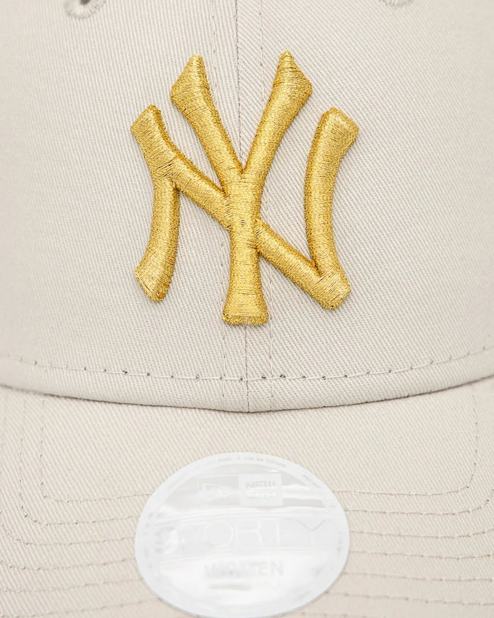 Памучна шапка New Era METALLIC LOGO 9FORTY®