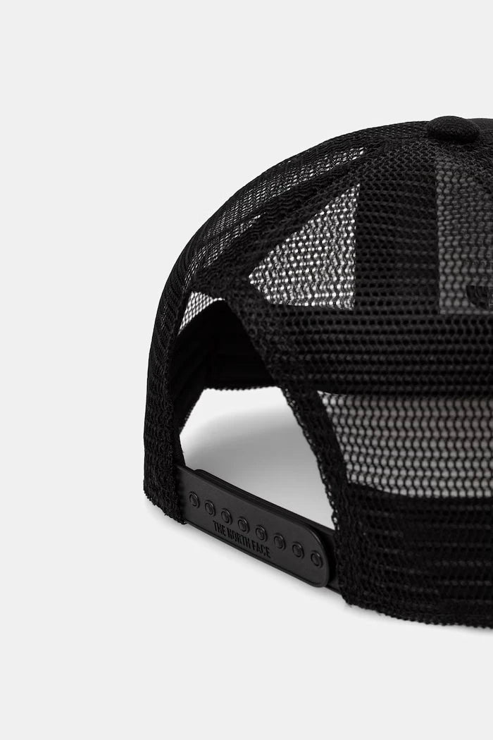 The North Face шапка trucker мъжки TRUCKER