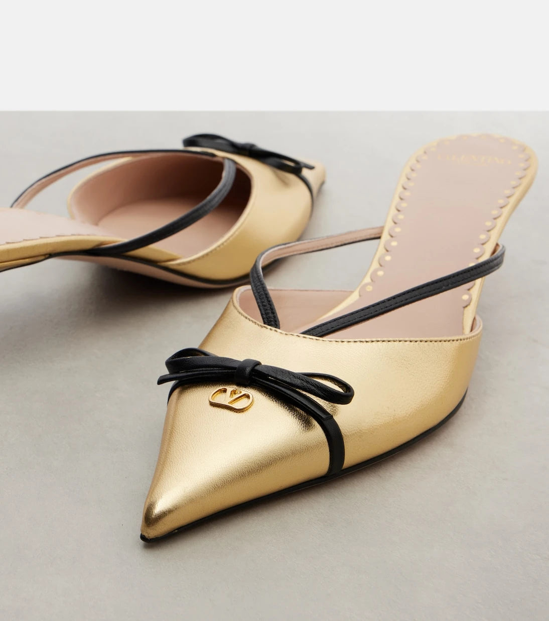 Valentino Garavani - Bepointy VLogo 45 metallic leather mules