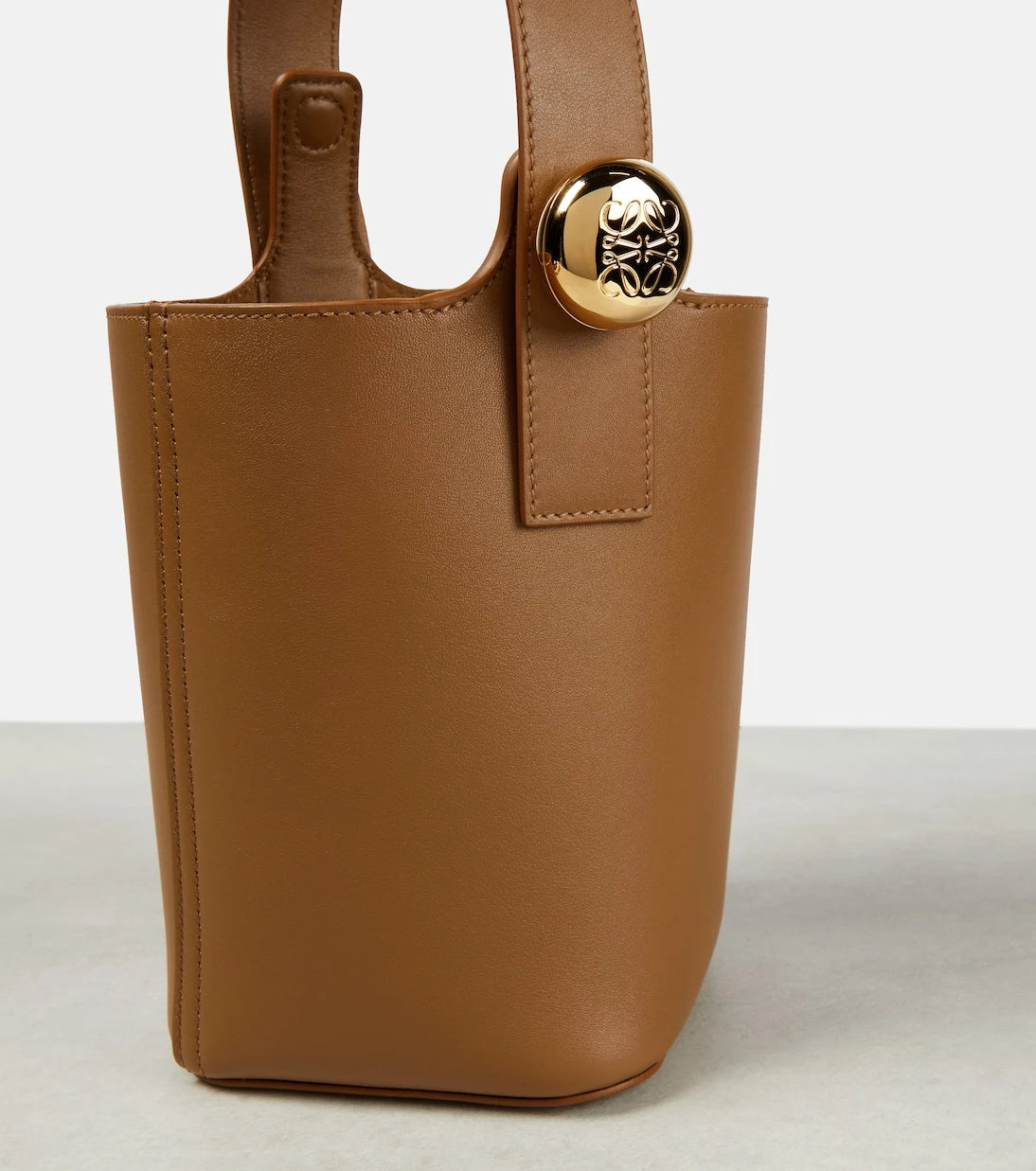 Loewe - Pebble Mini leather bucket bag