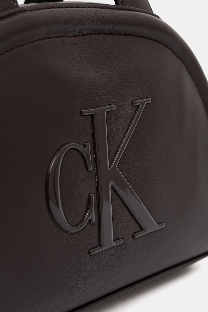 Calvin Klein kadın suni deri çapraz çanta