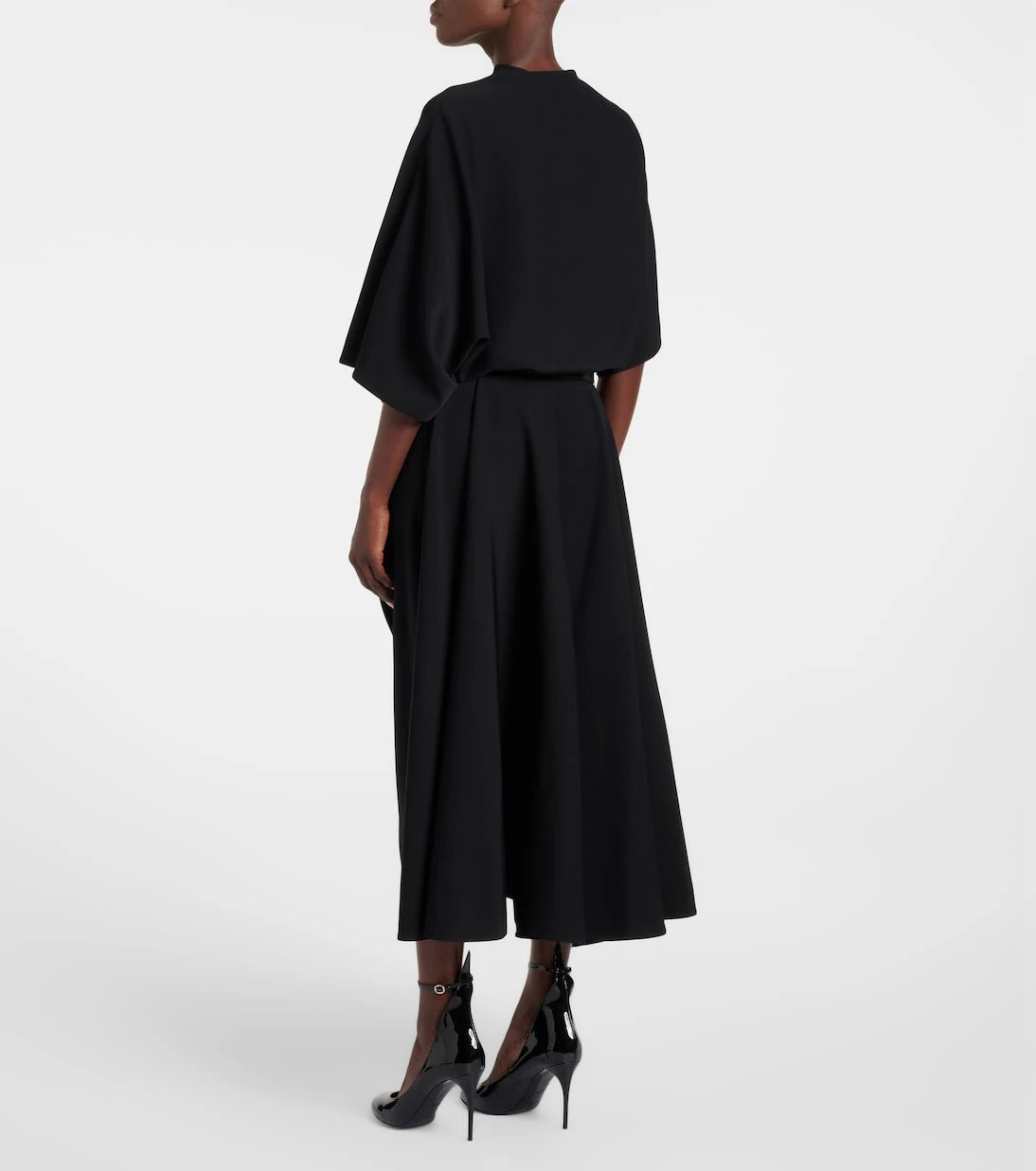 Alaïa - فستان ميدي بحزام وتفاصيل جلدية