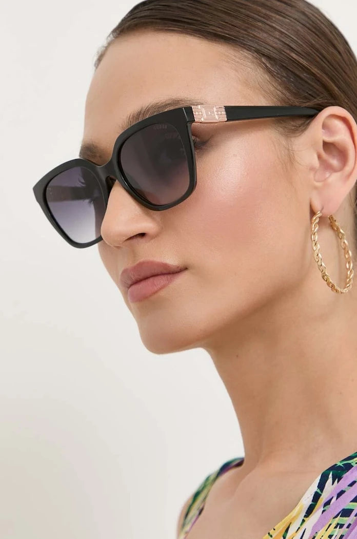 Слънчеви очила Guess