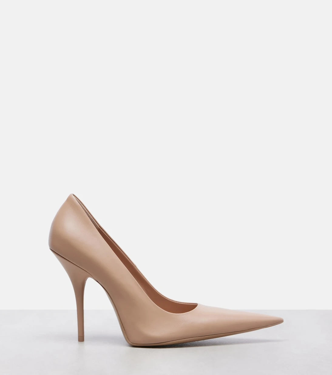 Balenciaga - حذاء أفينيو 110 الجلدي بكعب عالٍ