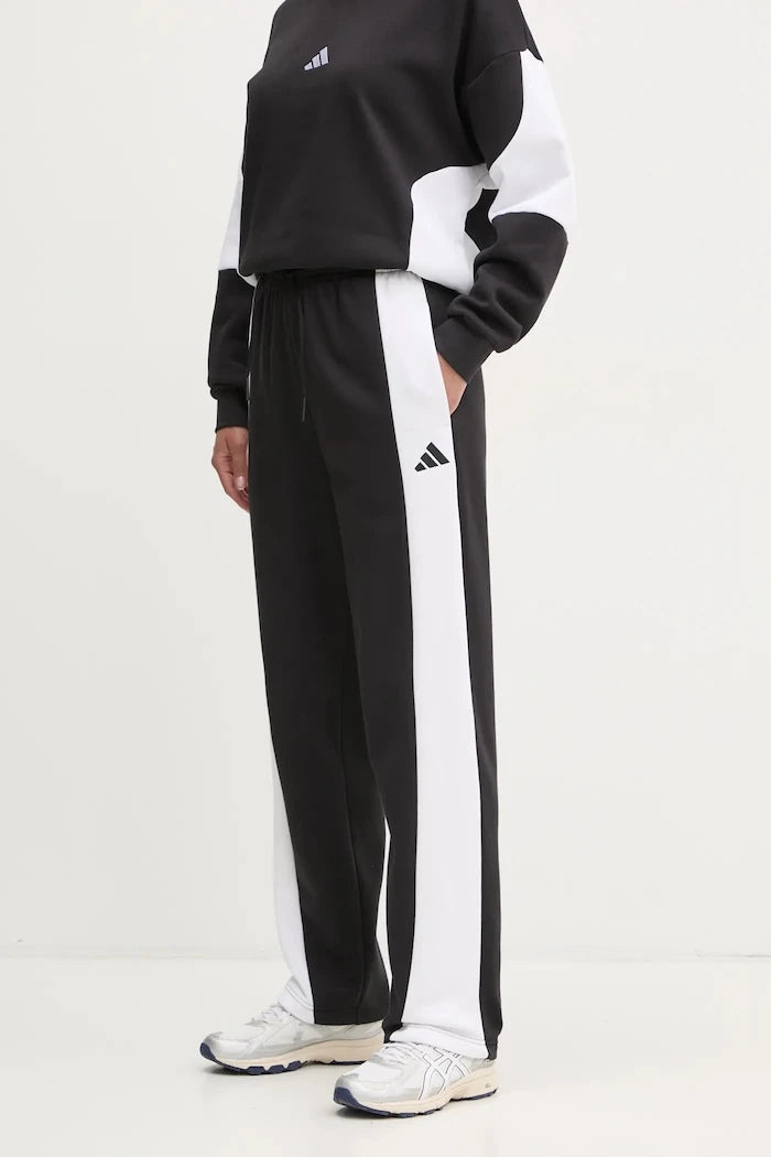 Анцуг adidas LAZIDAY