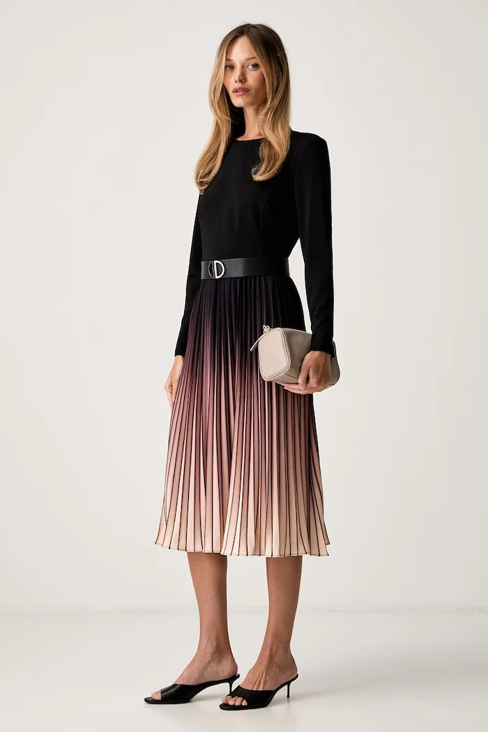 DKNY kloş elbise