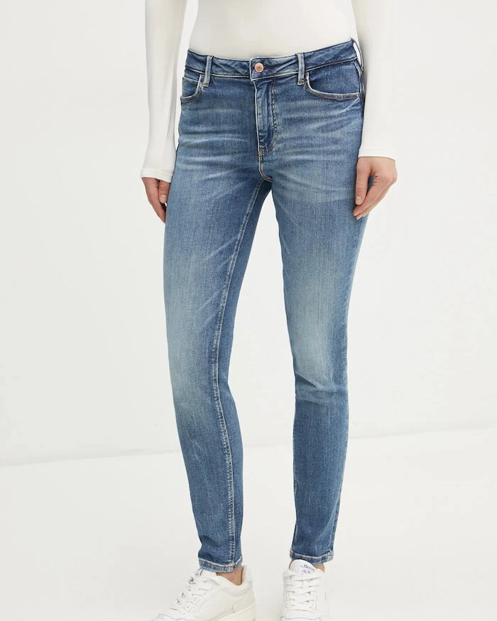 Guess Jean