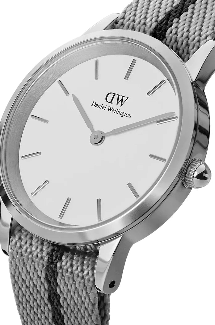 Часовник Daniel Wellington