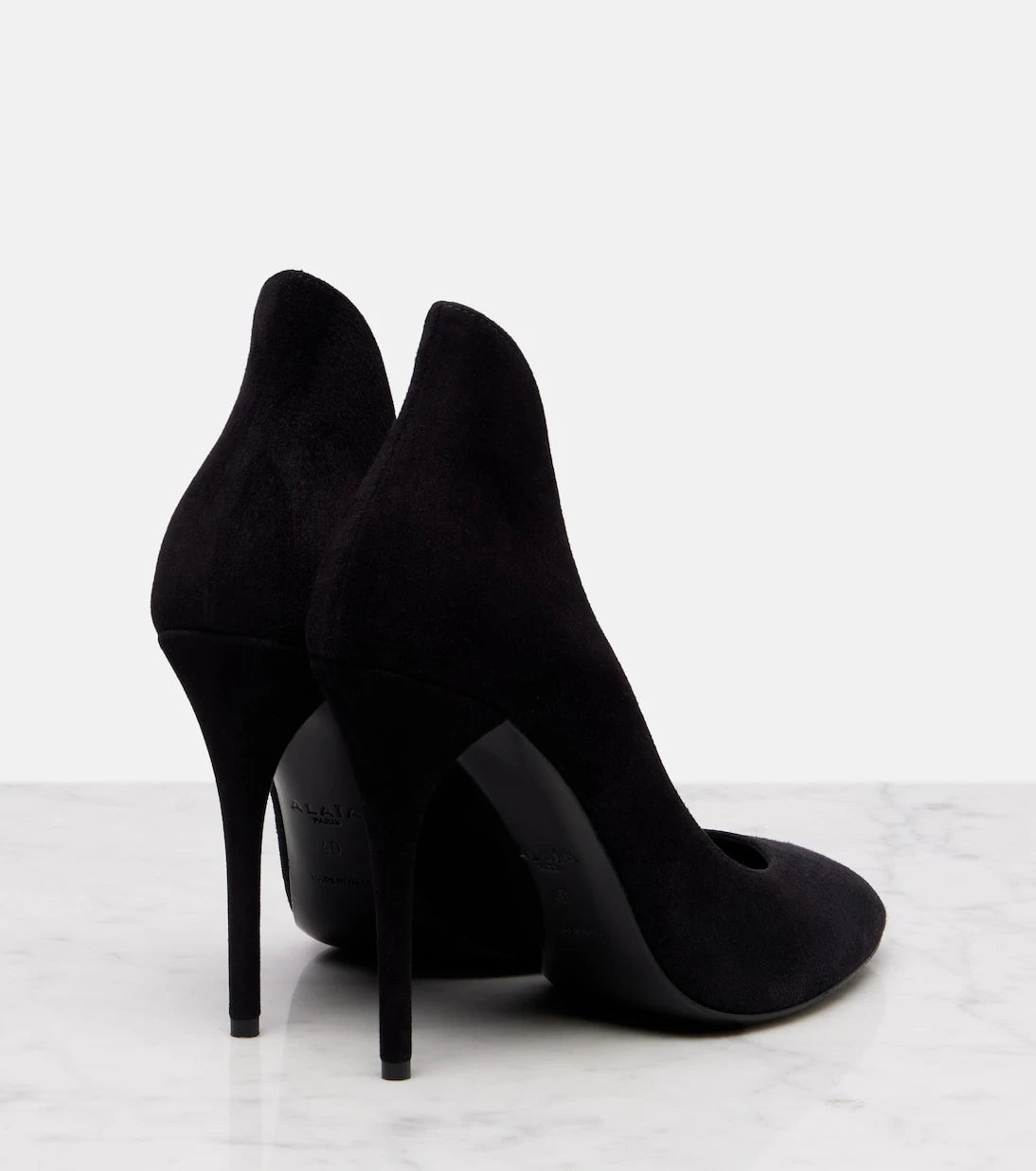 Alaïa - Decolette 110 suede pumps