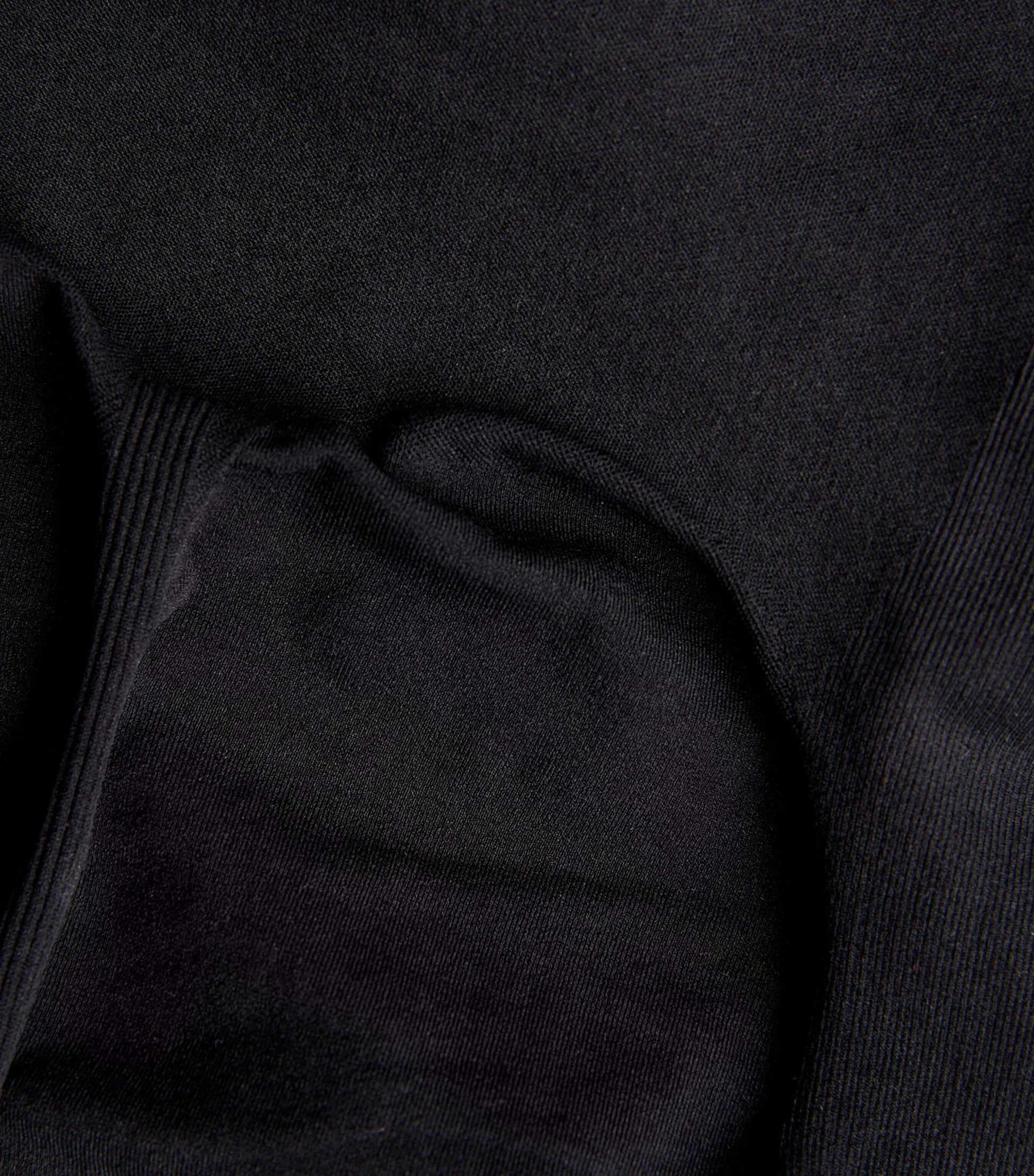 Skims Black Seamless Sculpt Mid-Thigh Shorts