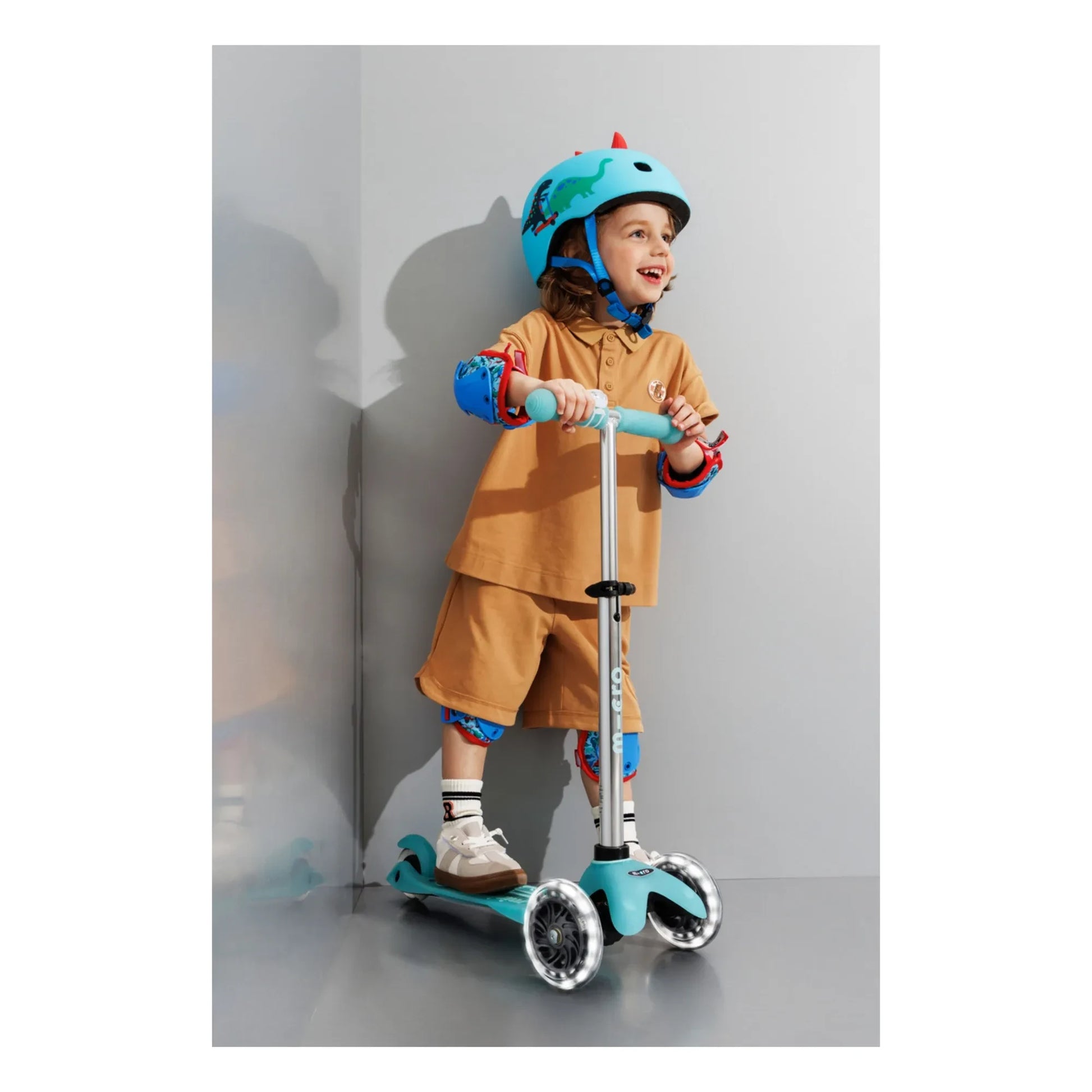 Micro - Mini LED Phosphorescent Scooter | Aqua
