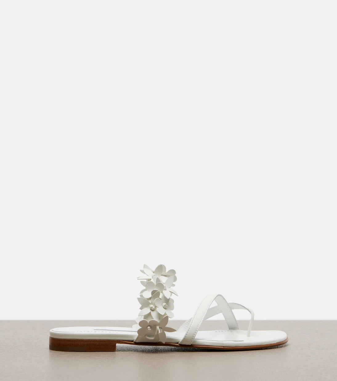 Manolo Blahnik - Fiosa appliqué leather thong sandals