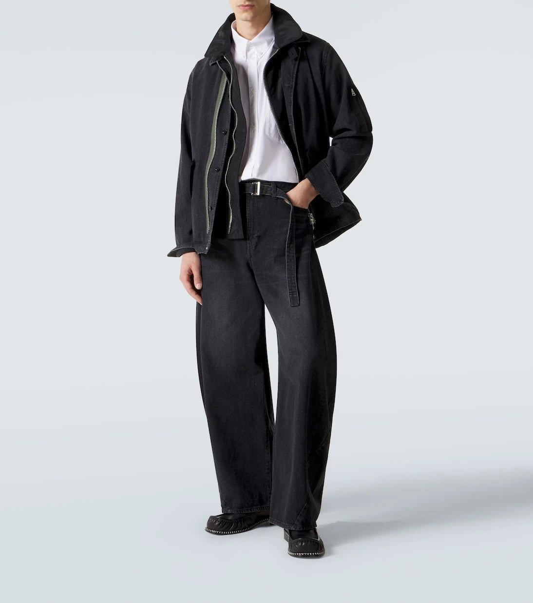 Sacai - Belted barrel-leg jeans