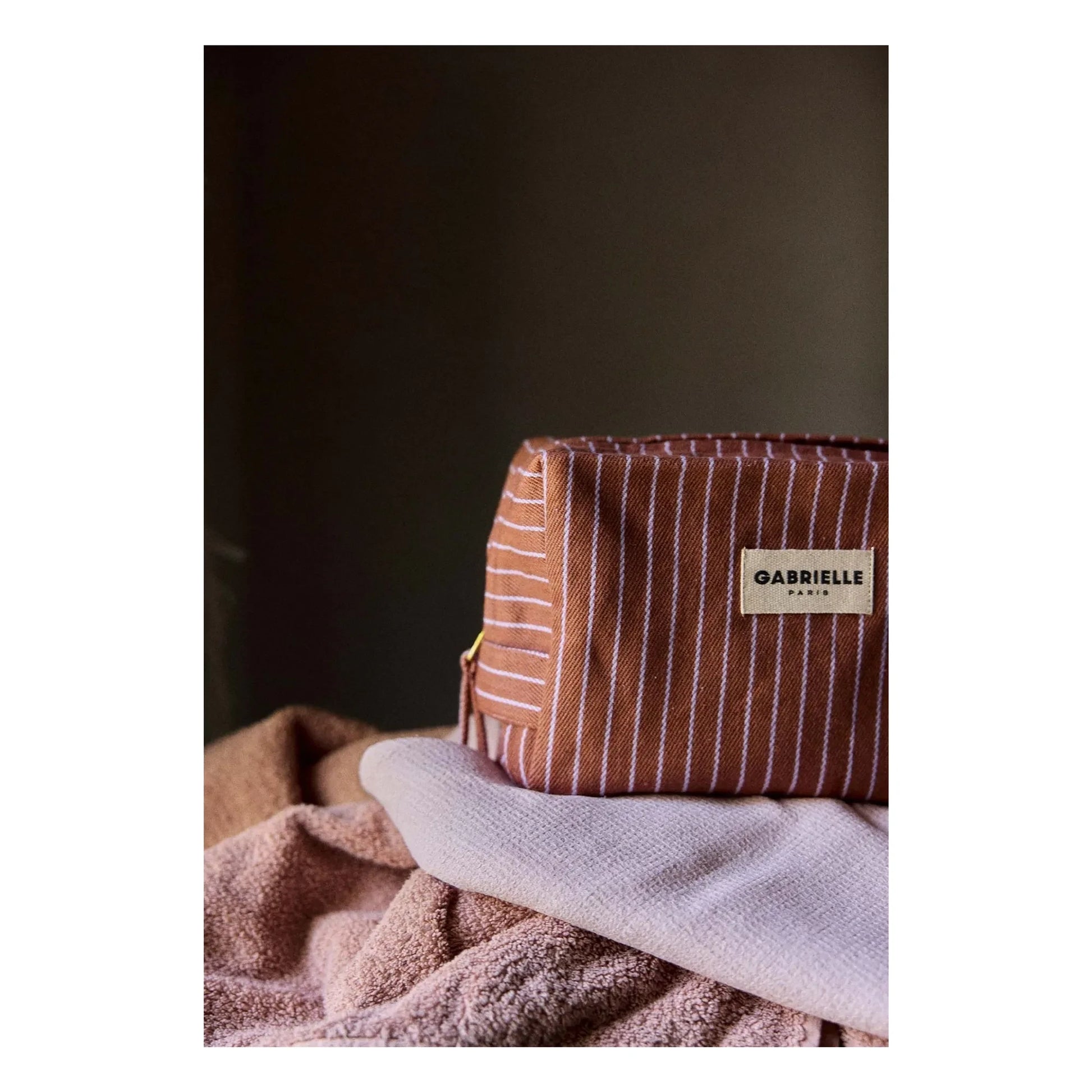 Gabrielle Paris - Lilac striped toiletry bag  | Pink