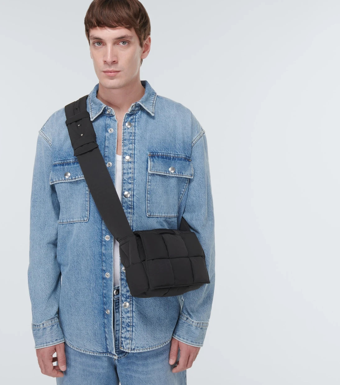 Bottega Veneta - حقيبة كتف صغيرة مبطنة بتصميم كاسيت من تيك