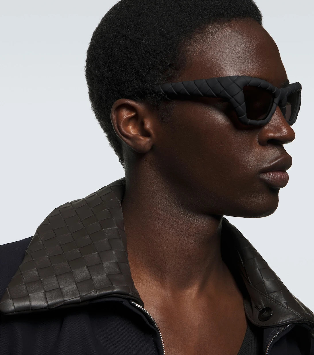 Bottega Veneta - نظارة شمسية مستطيلة بتصميم Intrecciato