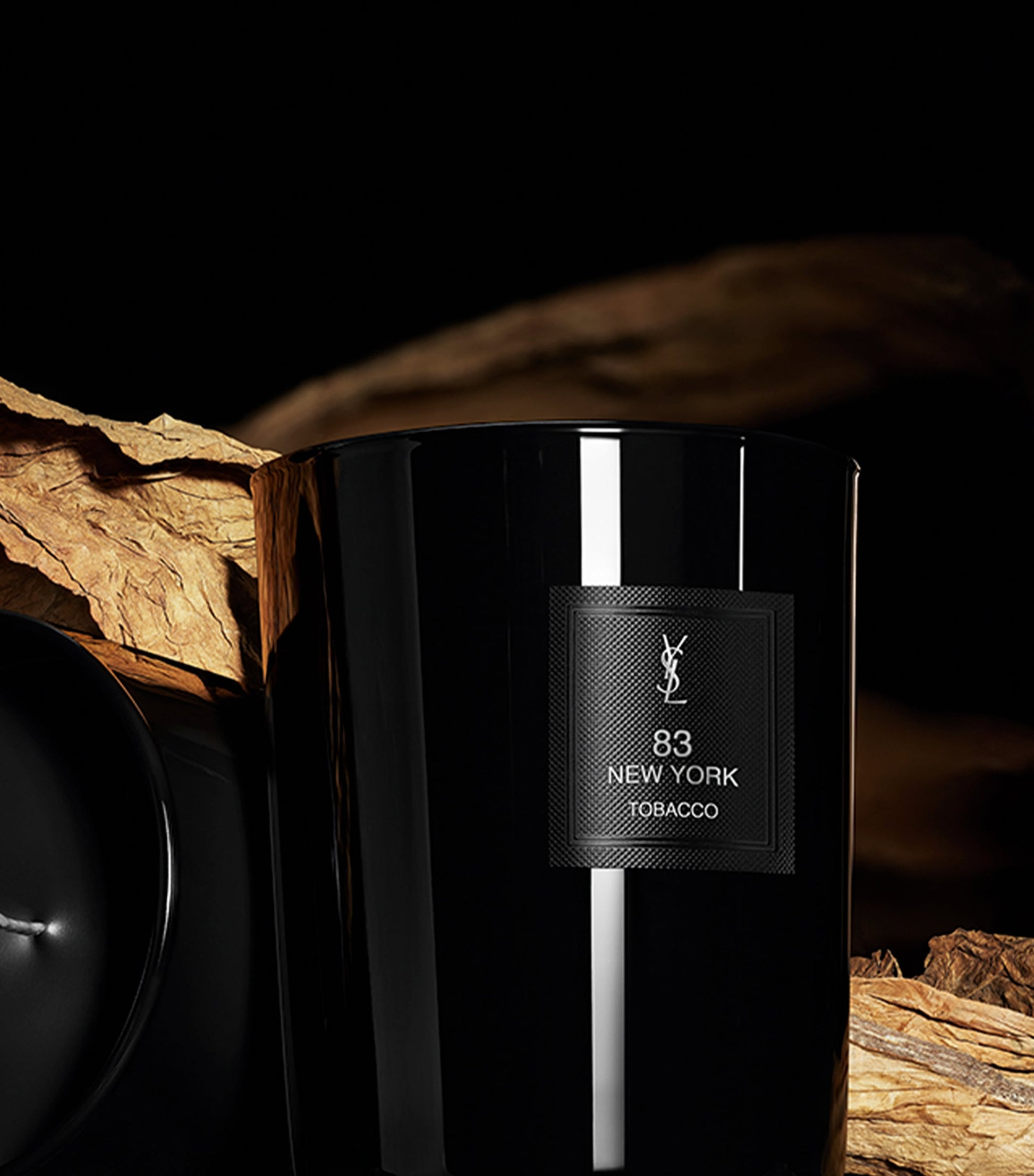 Le Vestiaire des Parfums 83 New York Candle (220g)