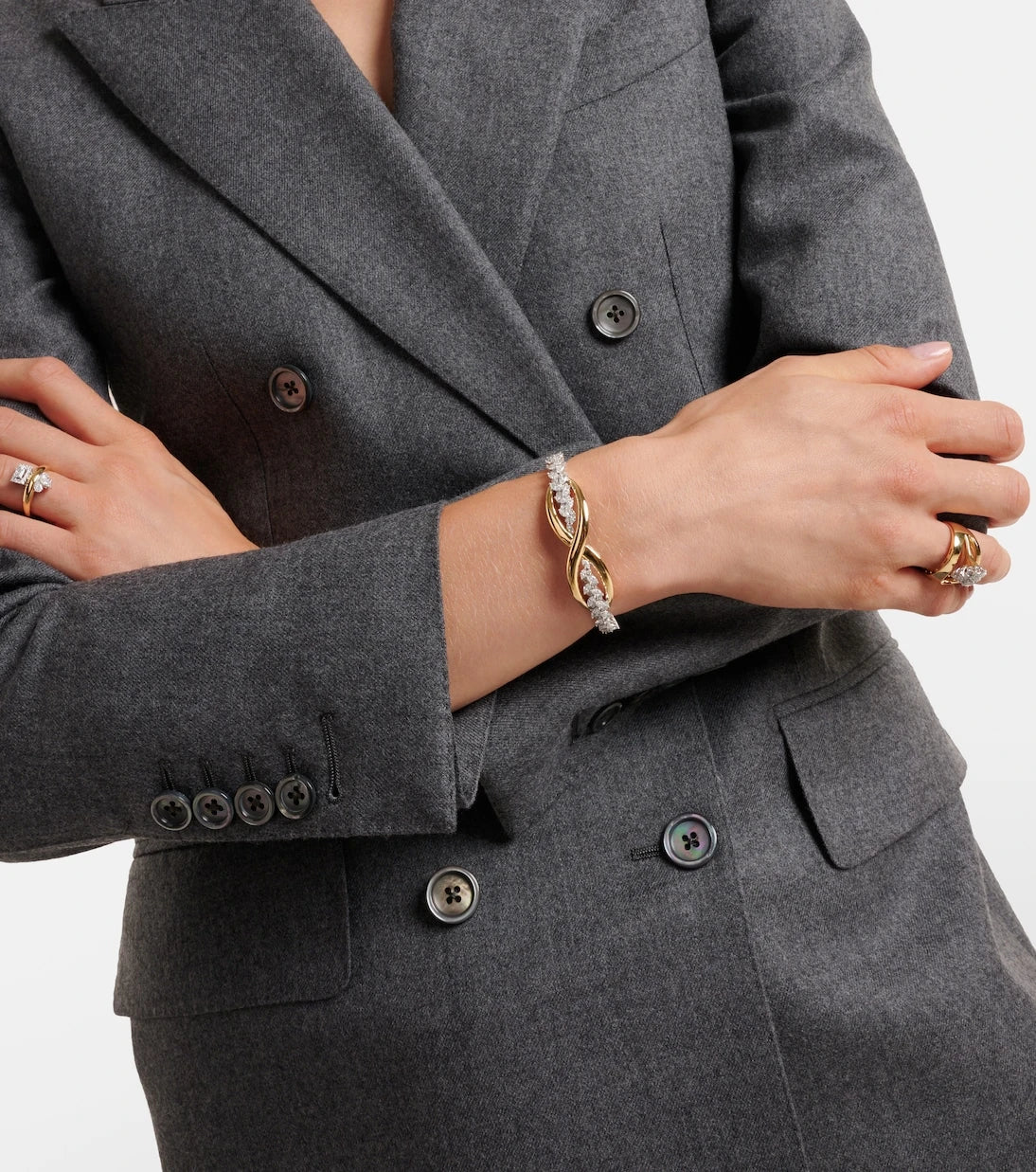 Yeprem - Golden Strada 18kt gold bangle with diamonds