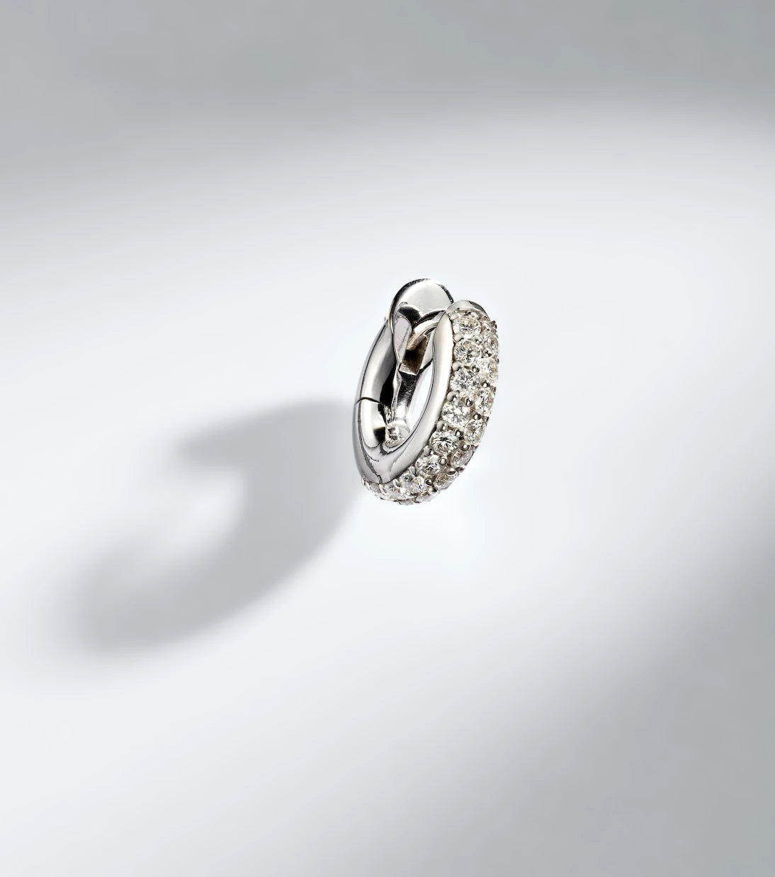 Spinelli Kilcollin - Macro Hoop Mini 18kt white gold single earring with diamonds