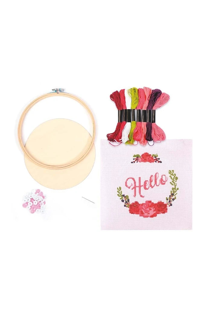 Комплект за бродиране Graine Creative Hello In Wood