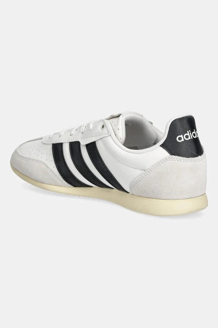 Маратонки adidas Barreda