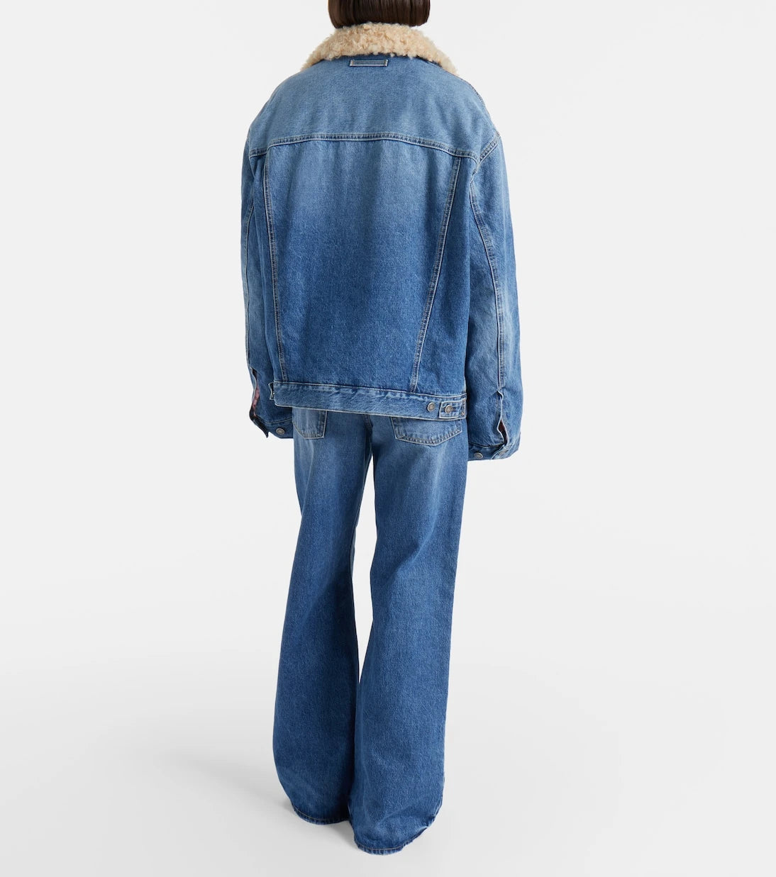 Acne Studios - جينز بقصة ساق واسعة وخصر مرتفع