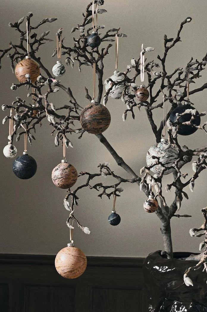 ferm LIVING Marble Baubles S (8 adet) Yılbaşı Ağacı Süs Seti