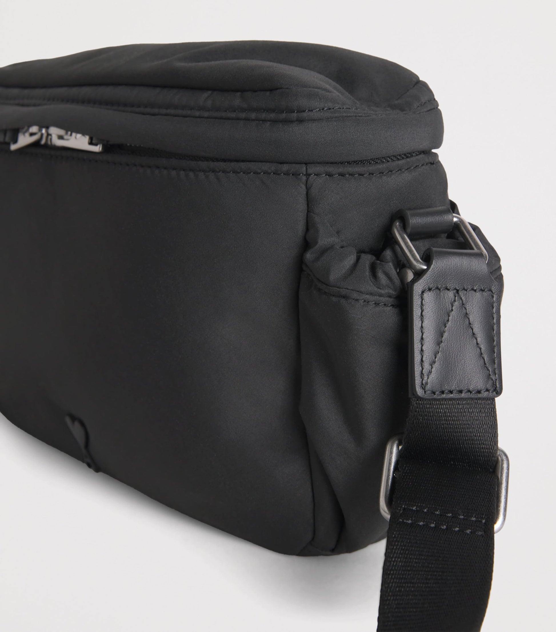 Ami de Coeur Messenger Bag