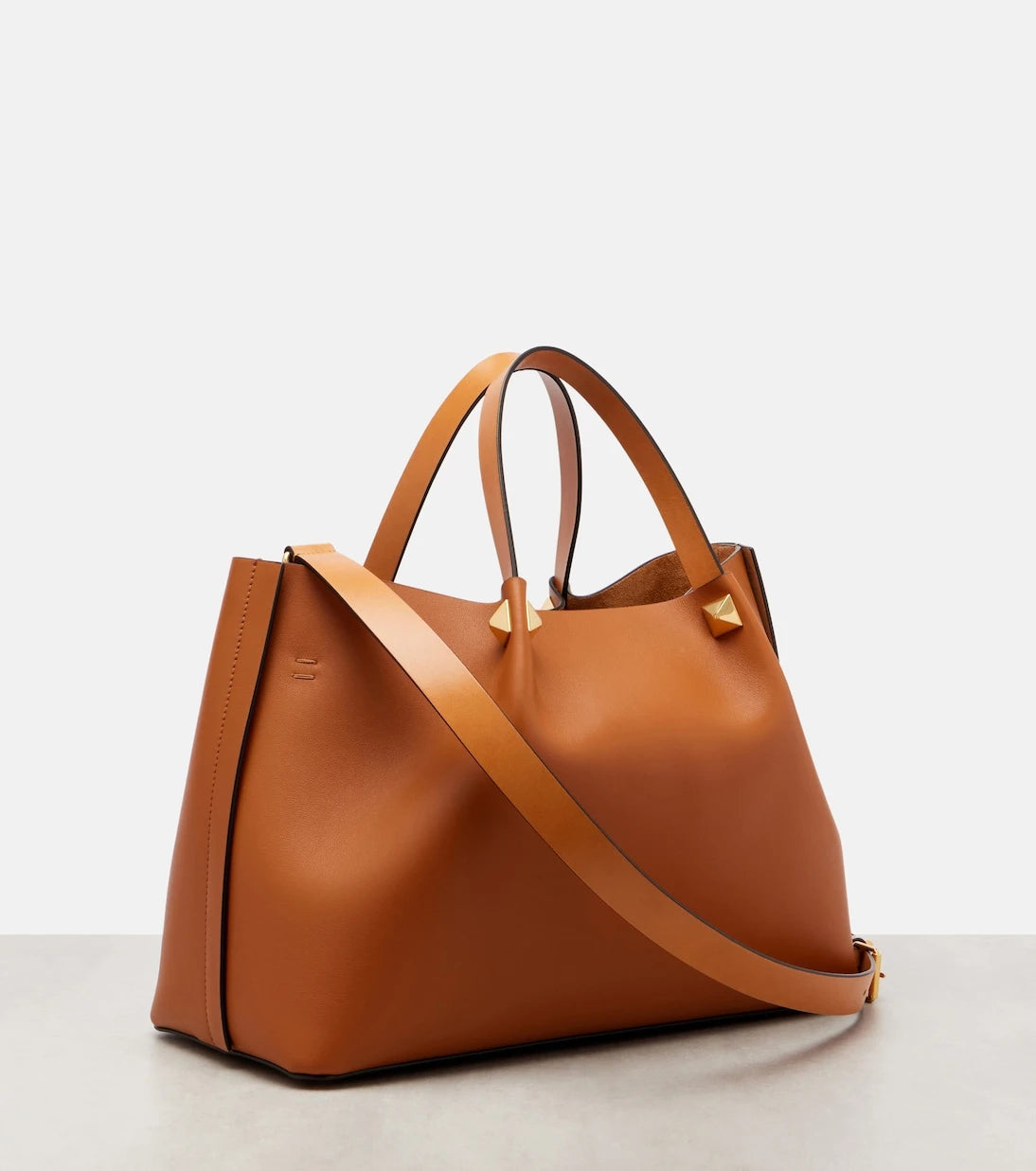 Valentino Garavani - VLogo Medium leather tote bag