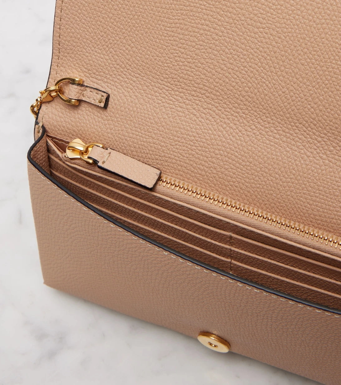 Valentino Garavani - VLogo leather wallet on chain