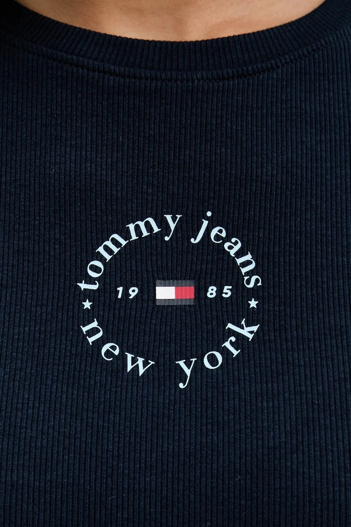 Tommy Jeans kadın pamuklu elastan tişört