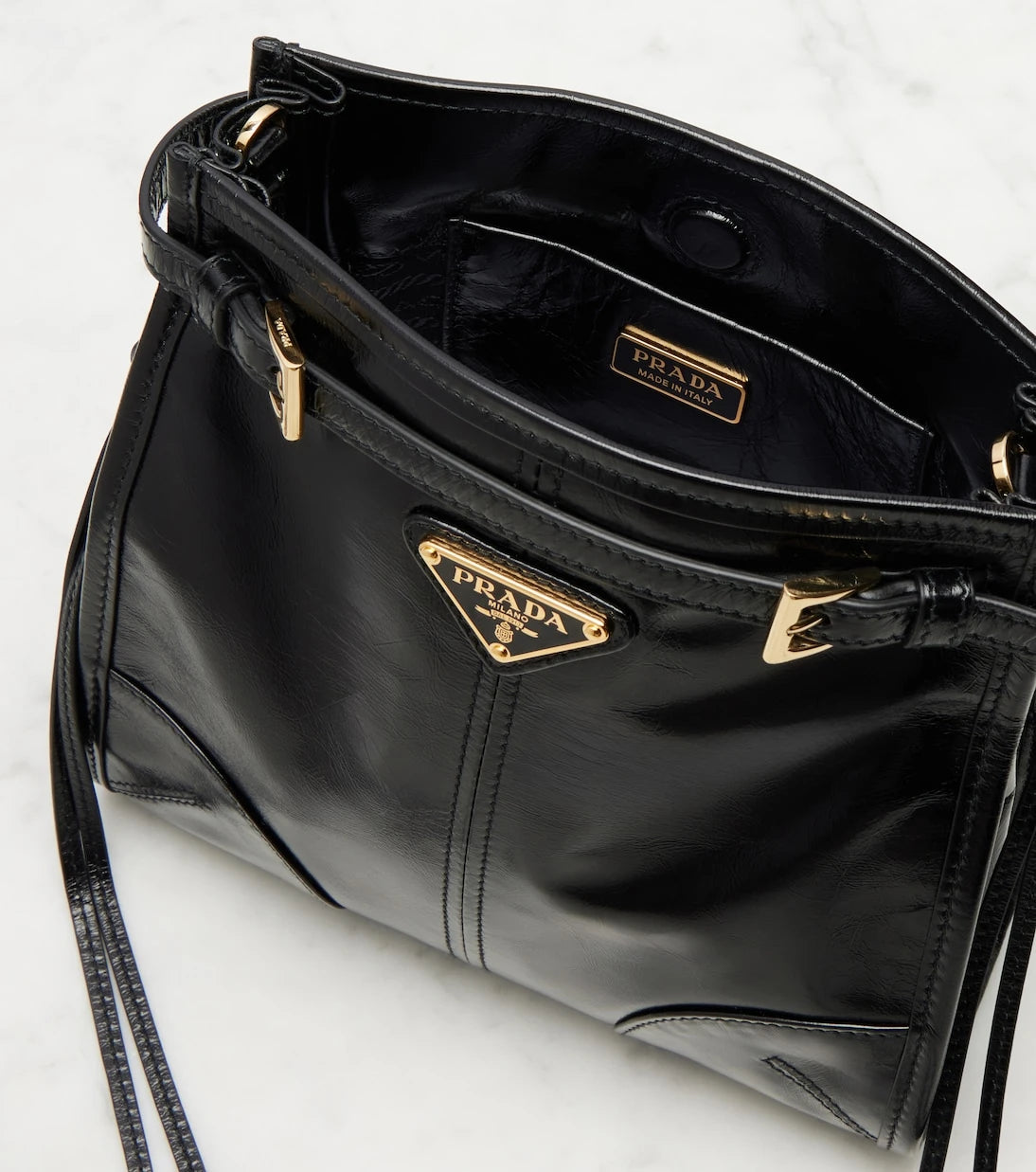 Prada - حقيبة كتف صغيرة بوني من جلد برادا