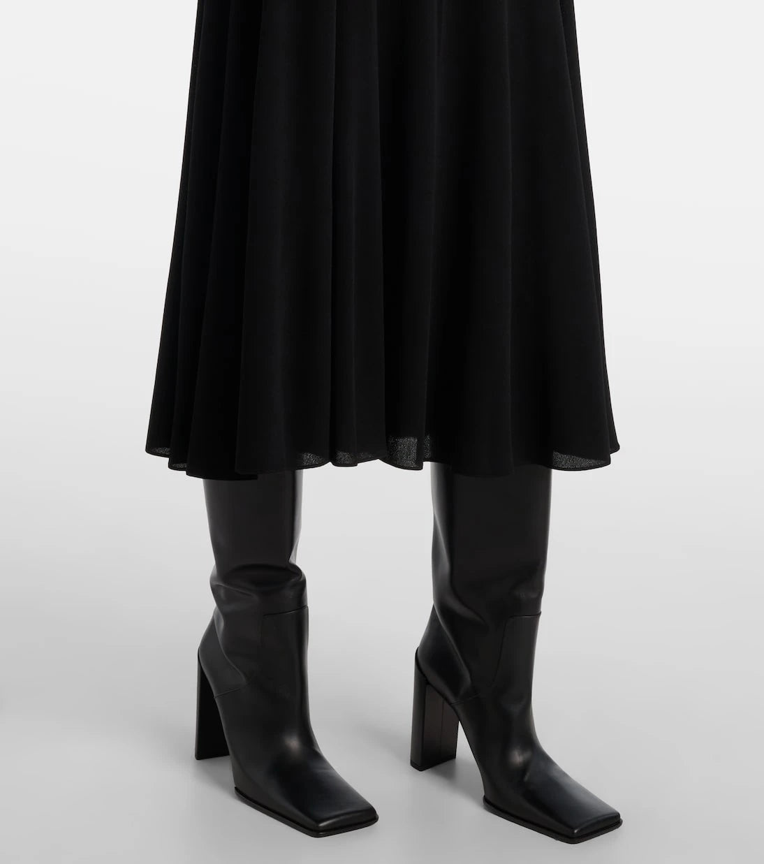 Alaïa - فستان ميدي بقصات