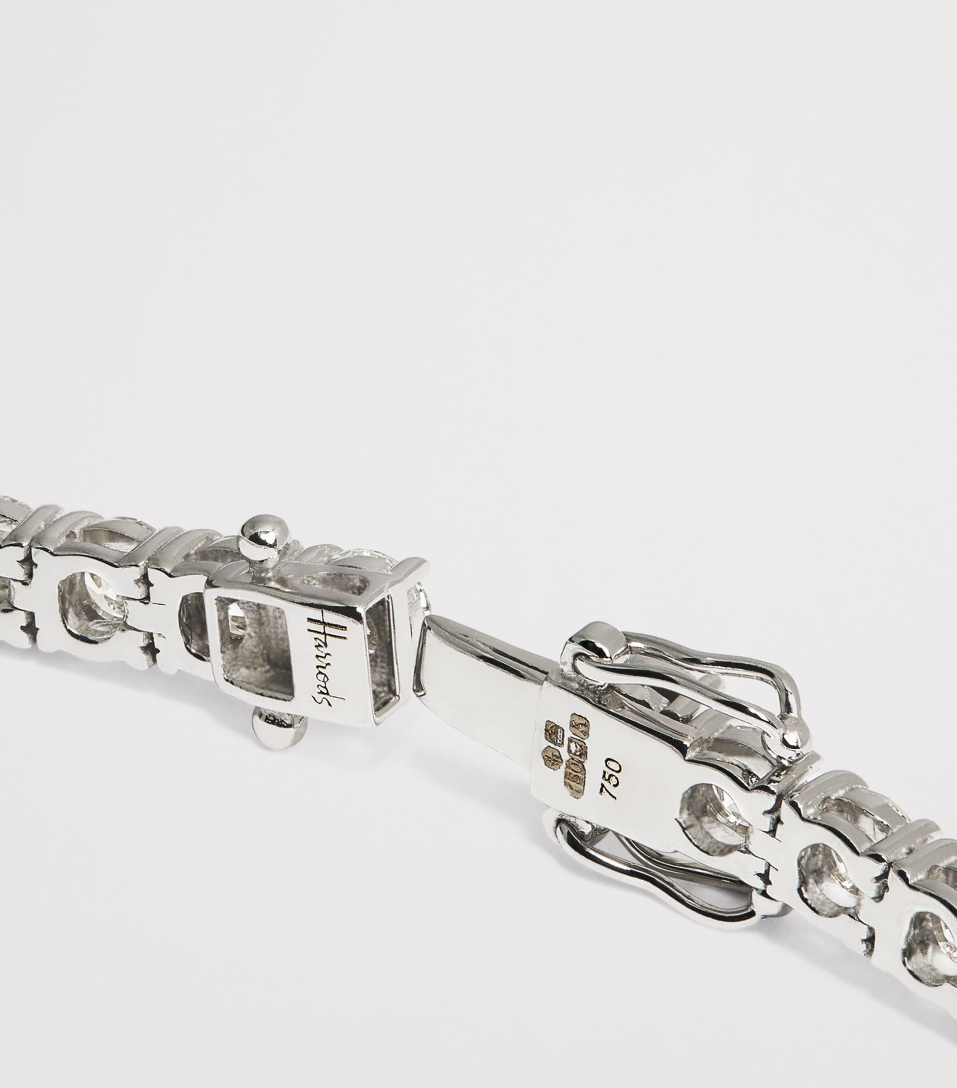 White Gold and Diamond Tennis Bracelet (8.00ct)