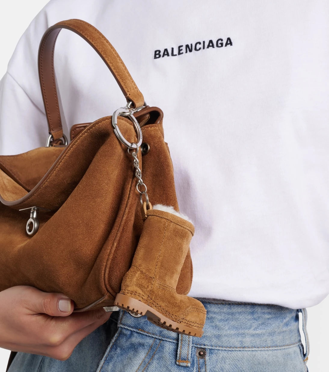 Balenciaga - حلية حقيبة حذاء ألاسكا من جلد الشمواه