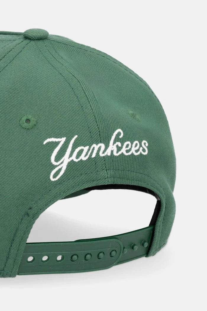 Шапка с козирка New Era OUTLINE SCRIPT E-FRAME