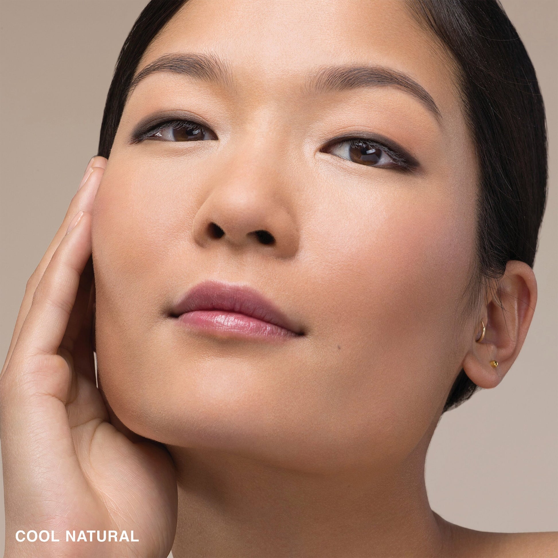 Bobbi Brown Skin Long-Wear Weightless Foundation SPF 15