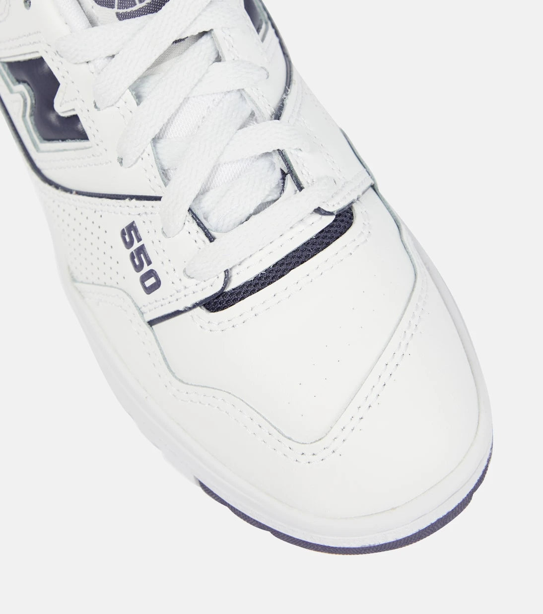 New Balance - حذاء سنيكرز 550 جلدي