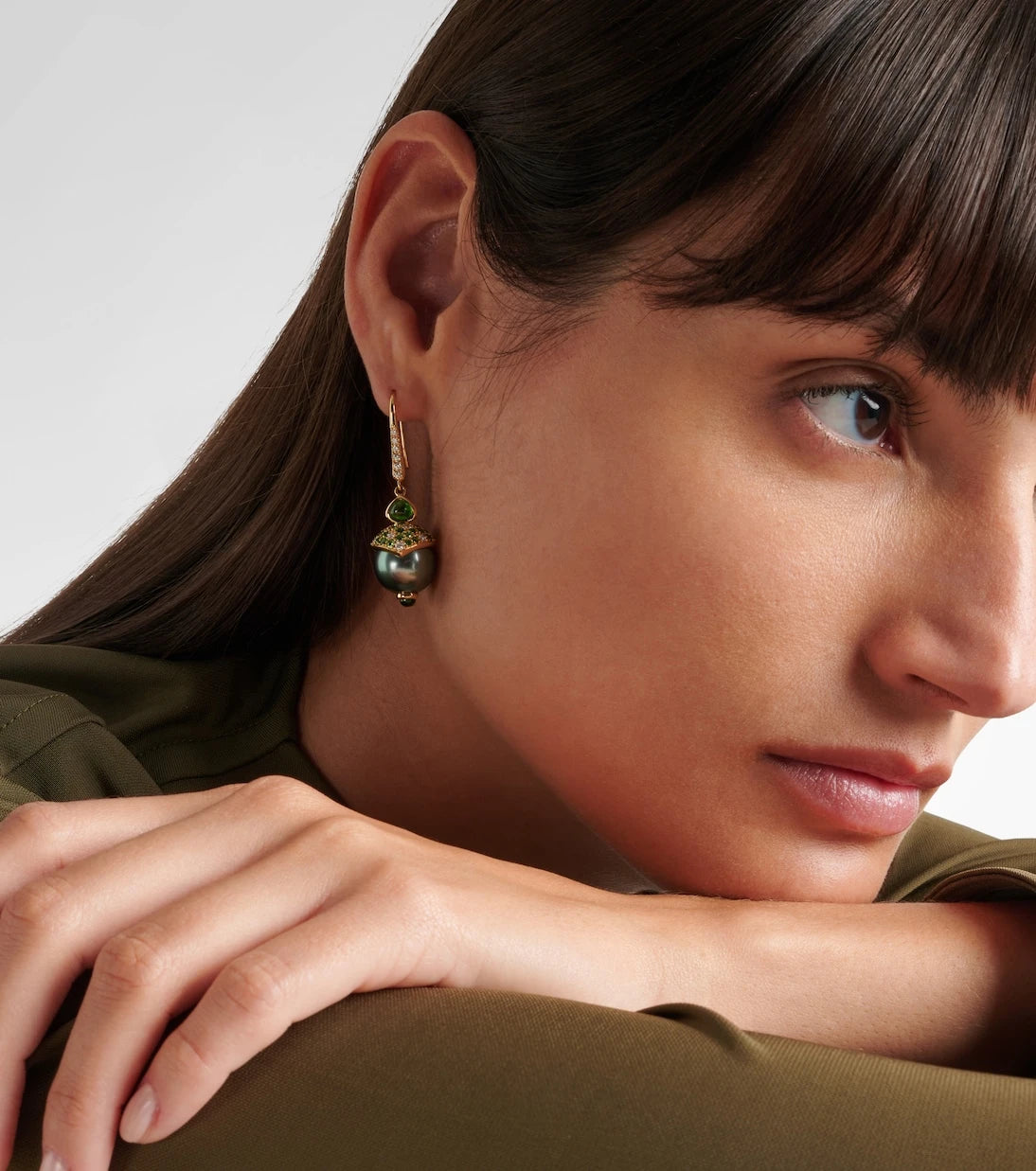 Marina B - 18kt gold drop earrings with gemstones