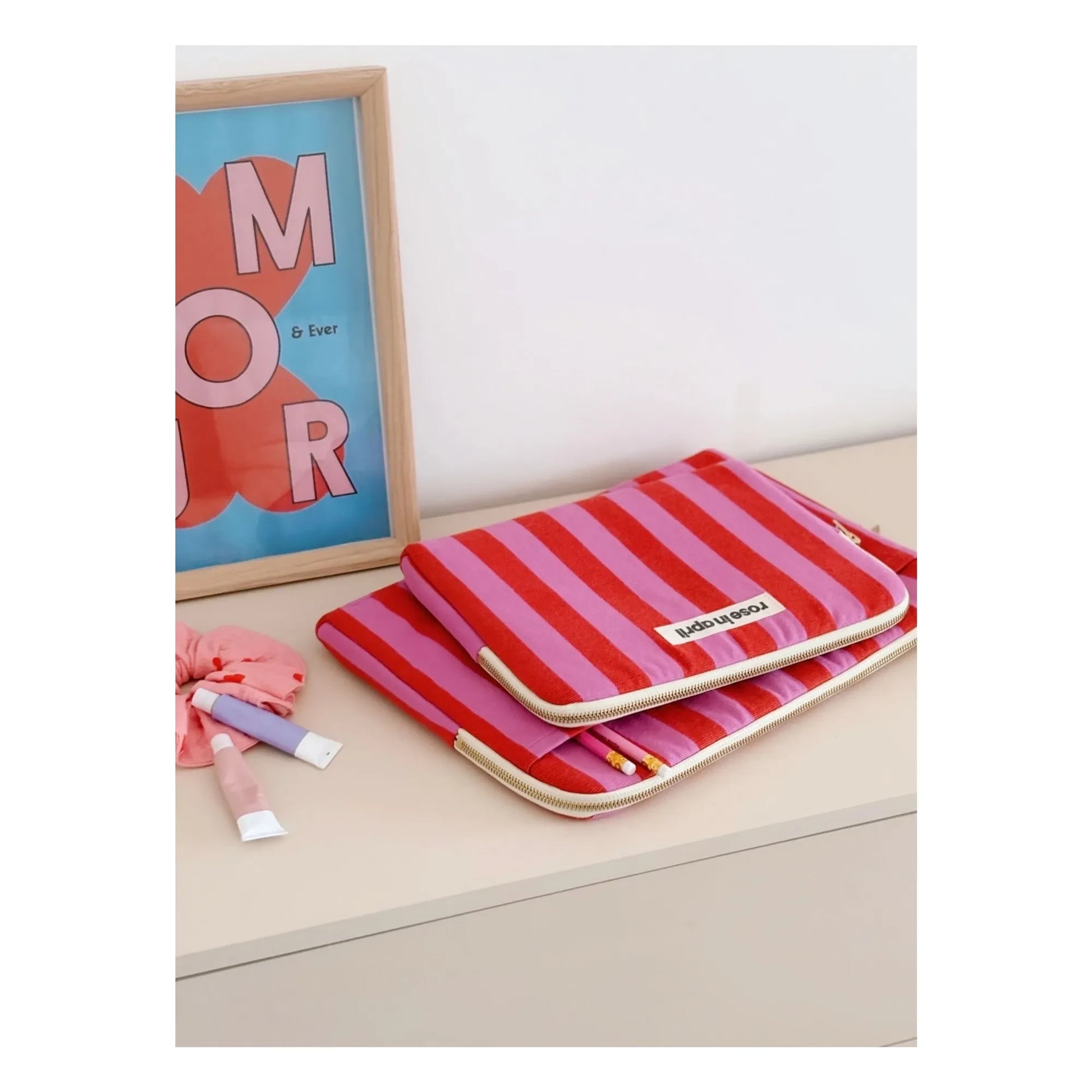 Rose in April - Octave computer case, striped | Pink