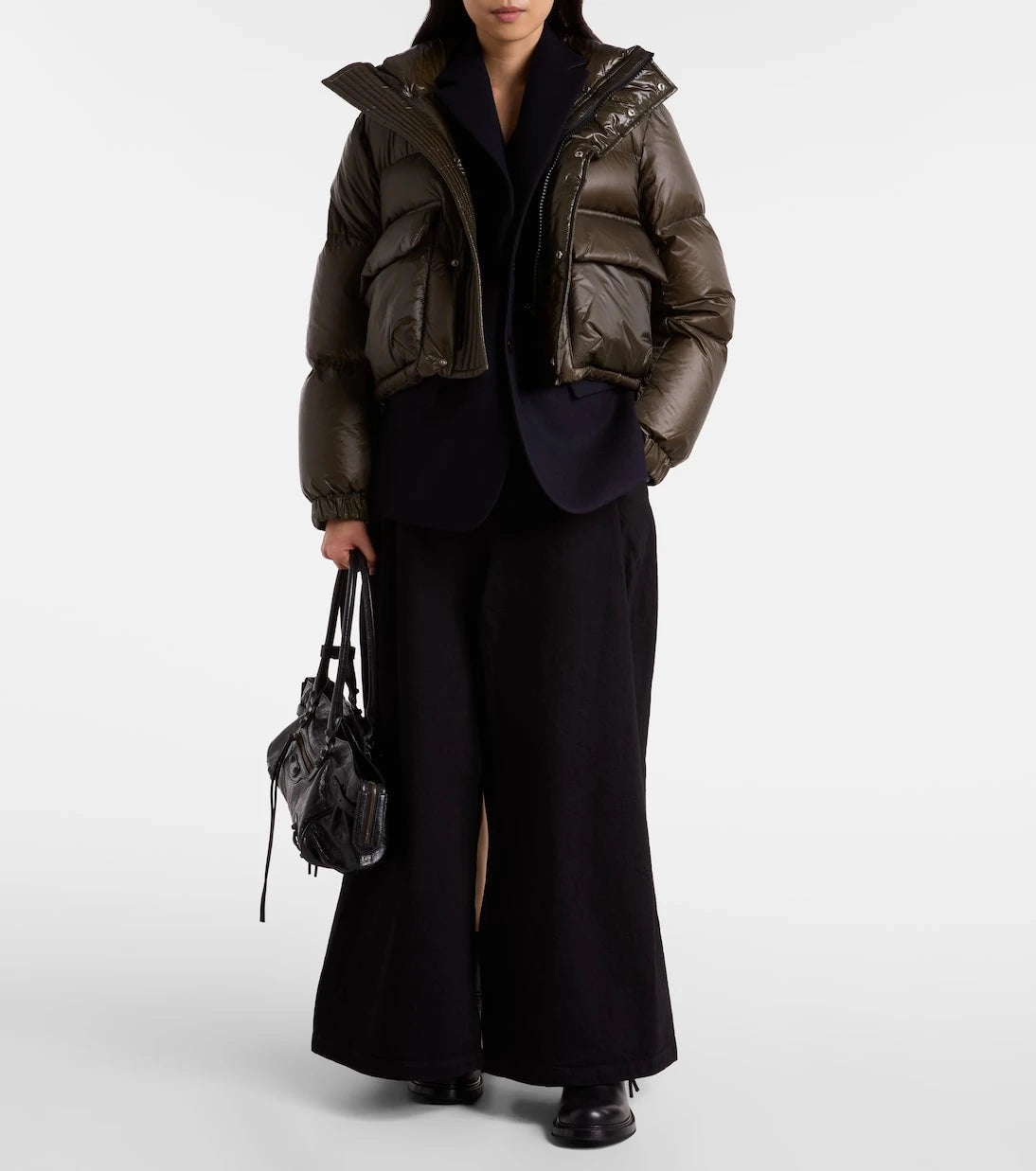 Sacai - جاكيت مبطن بالريش ومزين بالصوف
