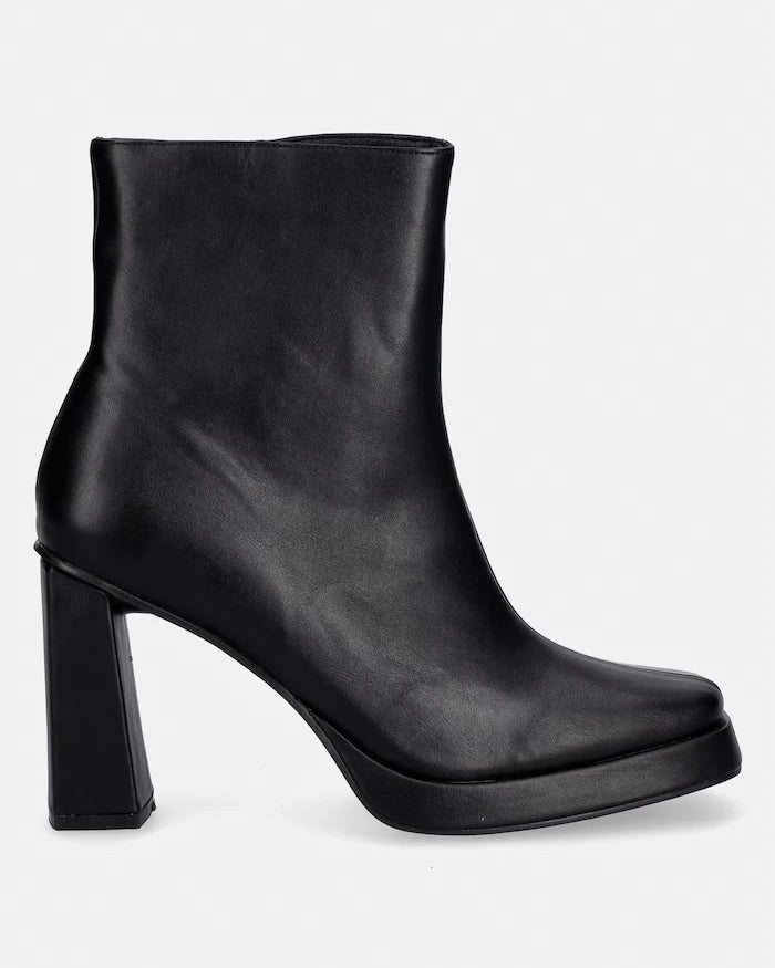 Боти Koi Footwear Halla Black Heeled Boots