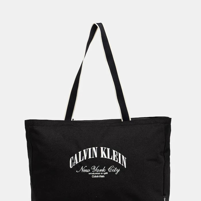 Calvin Klein чанта