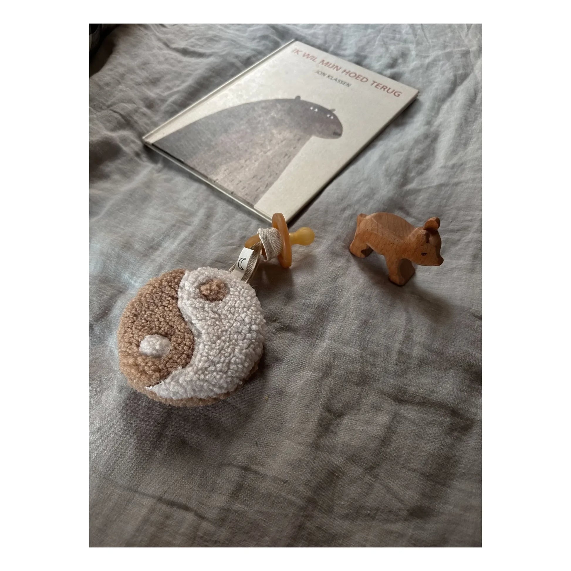 Dappermaentje - Yin Yang pacifier attachment | Beige