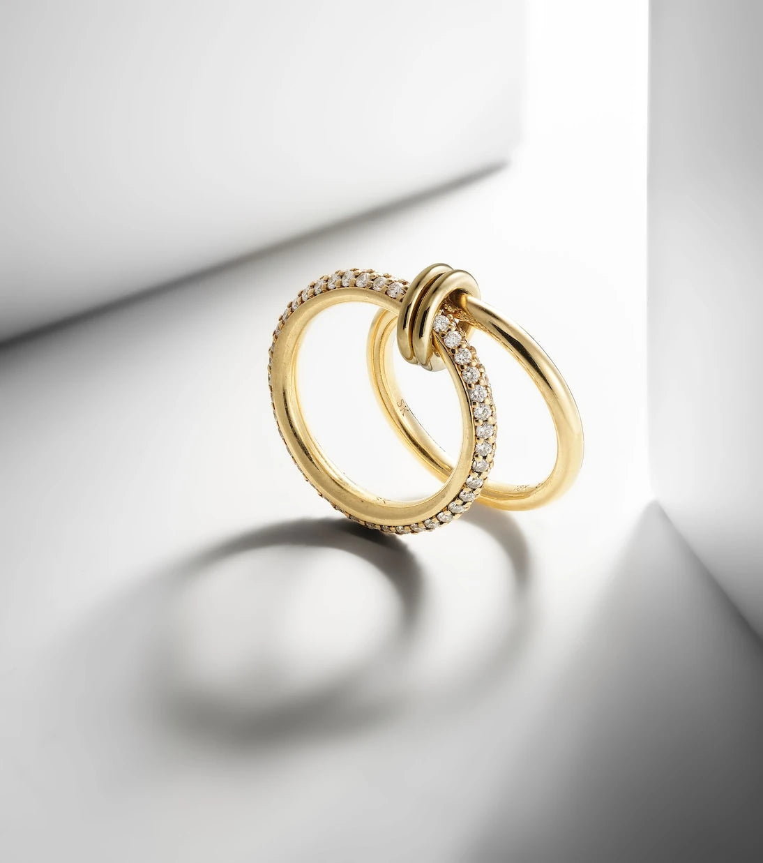Spinelli Kilcollin - Virgo 18kt gold linked rings with white diamonds