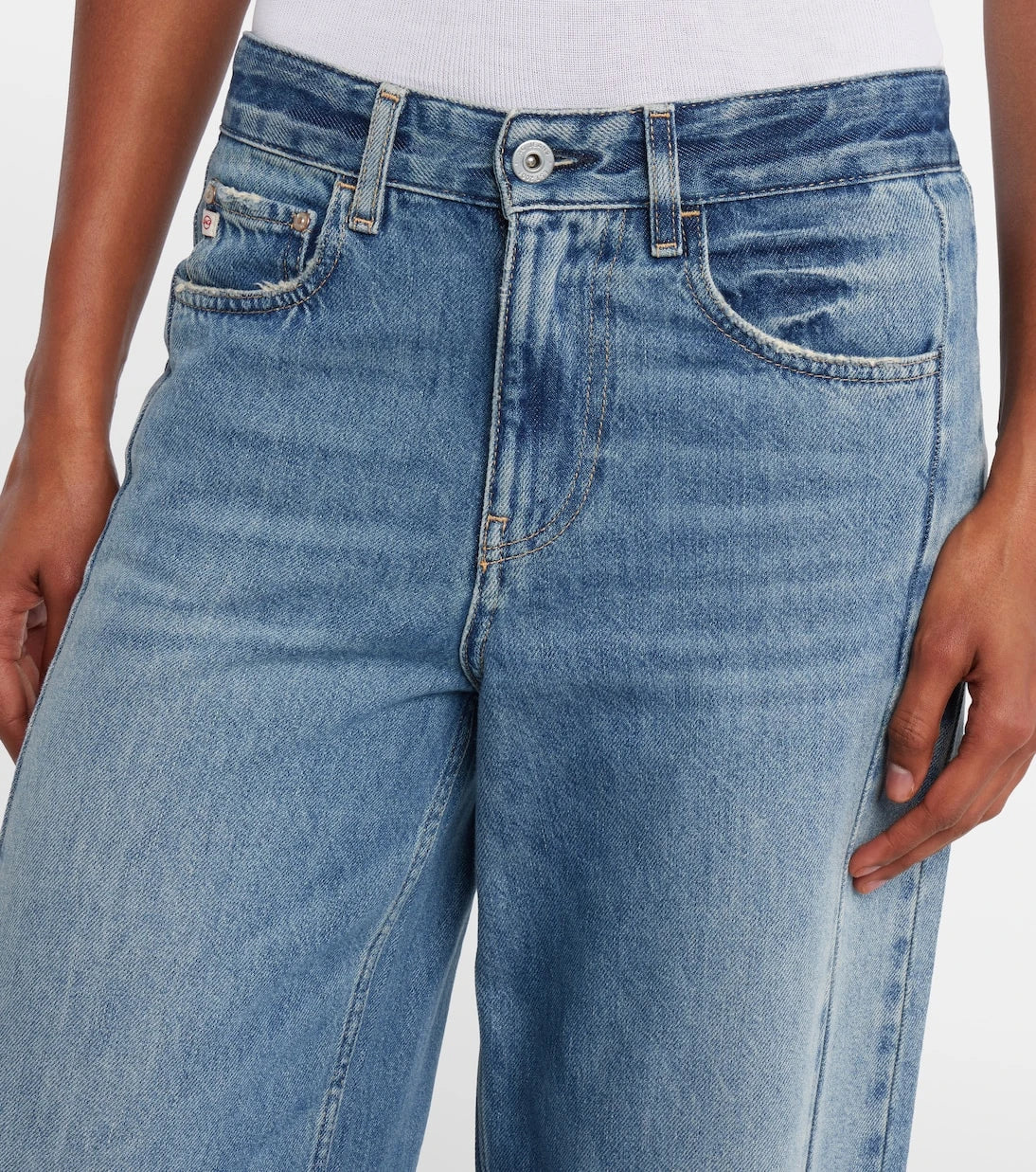 AG Jeans - بنطلون جينز جيسولو بقصة أرجل واسعة