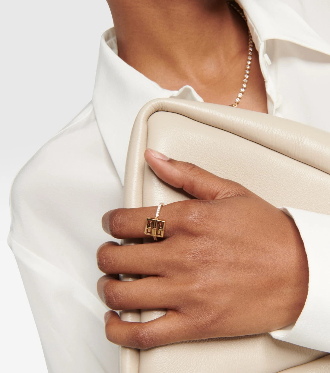 Givenchy - خاتم 4G مرصّع بكريستال سواروفسكي®