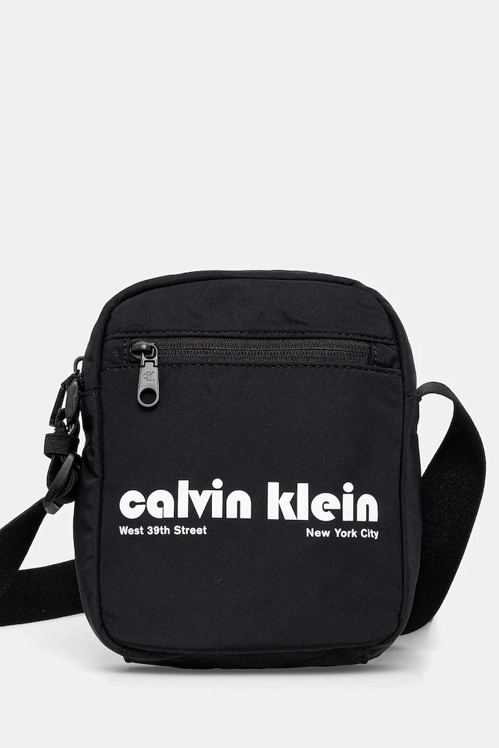 Чанта през рамо Calvin Klein