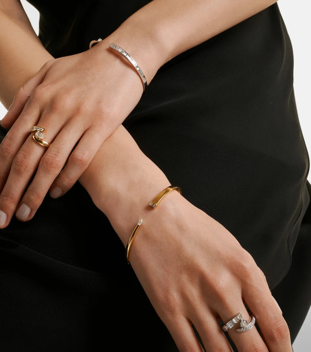 Bucherer Fine Jewellery - Inner Fire 18kt gold bangle with diamonds