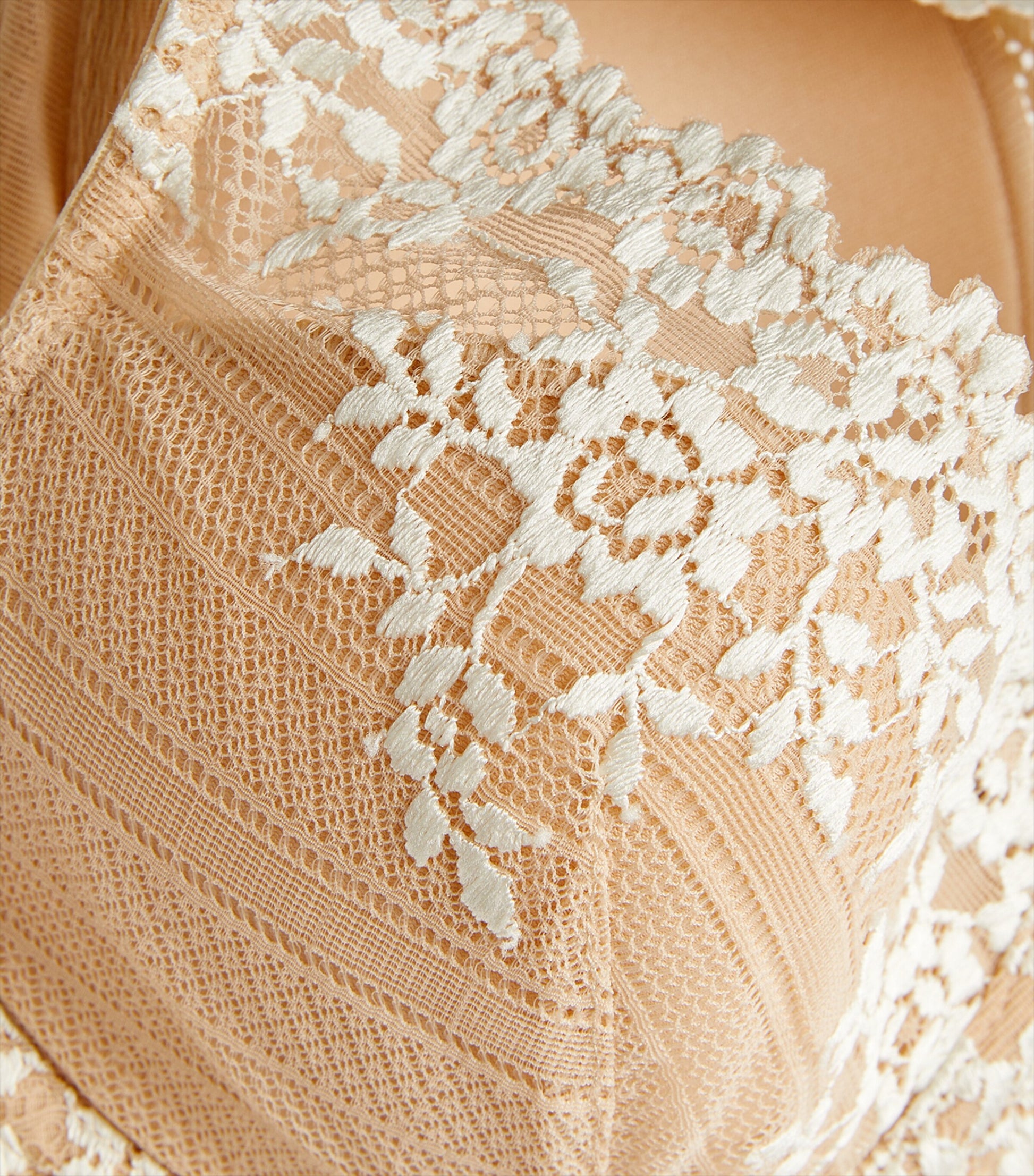 Embrace Lace Underwired Plunge Bra